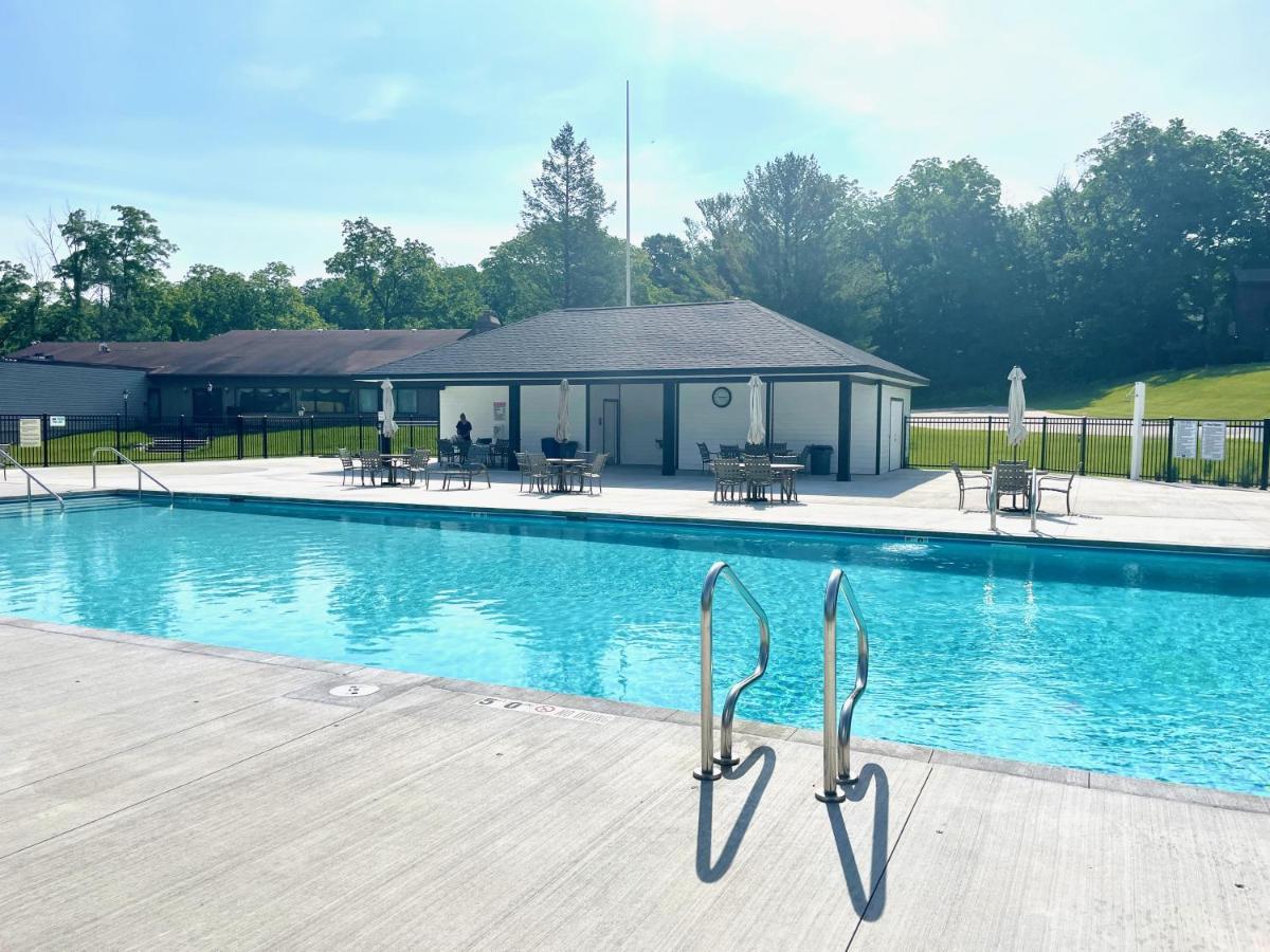 Newly Remodeled Mid-Century Modern Lake Condo เลคเจนีวา ภายนอก รูปภาพ