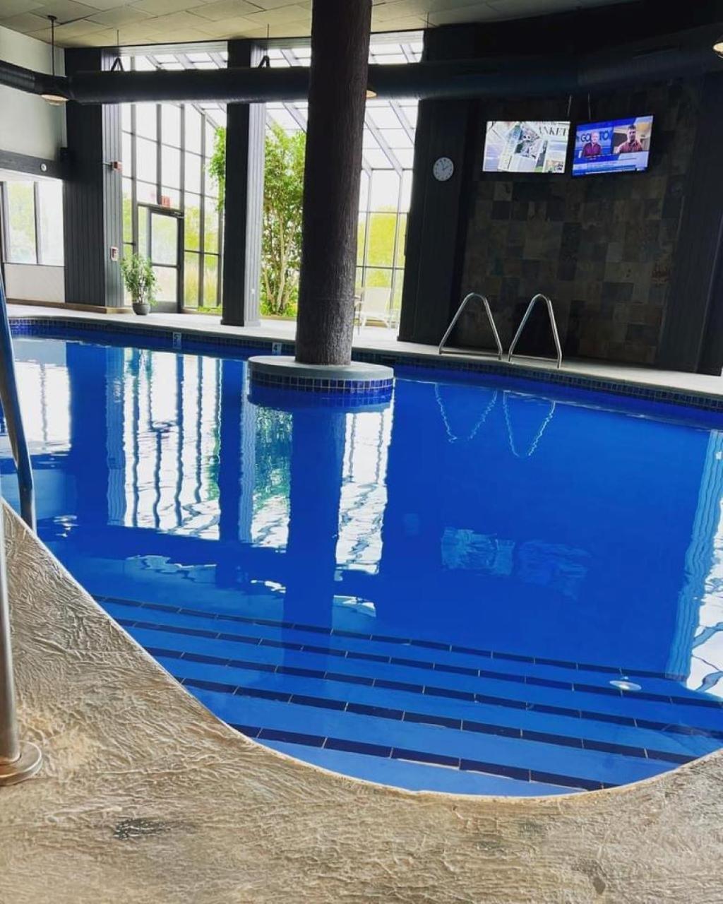 Newly Remodeled Mid-Century Modern Lake Condo เลคเจนีวา ภายนอก รูปภาพ