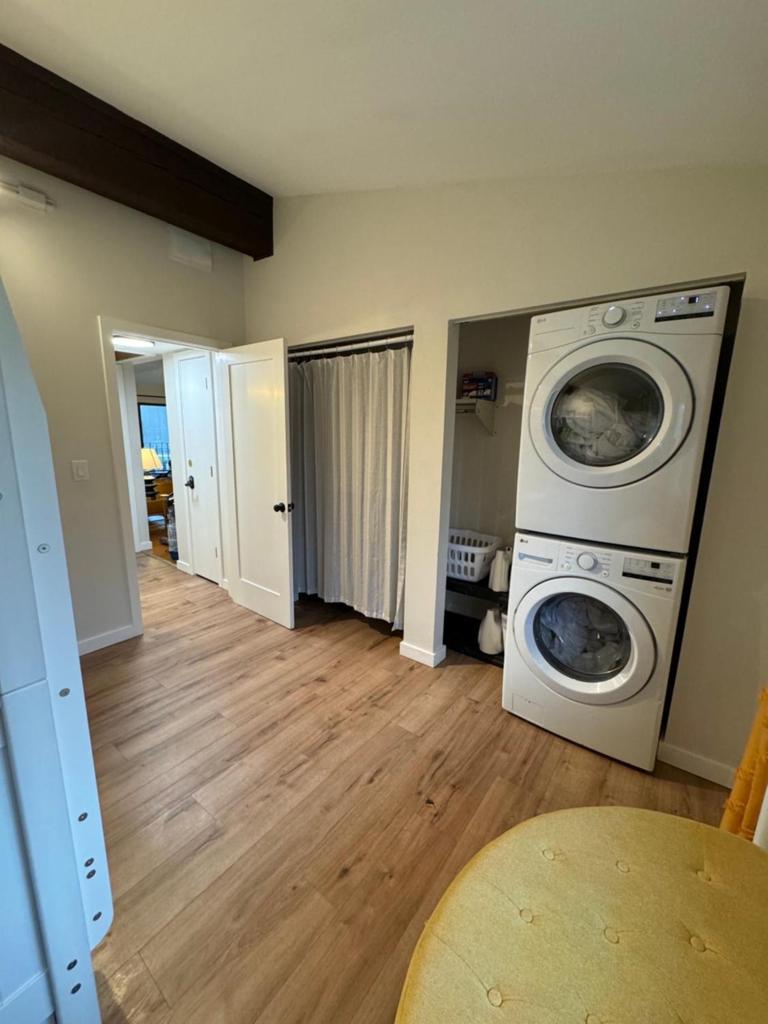 Newly Remodeled Mid-Century Modern Lake Condo เลคเจนีวา ภายนอก รูปภาพ